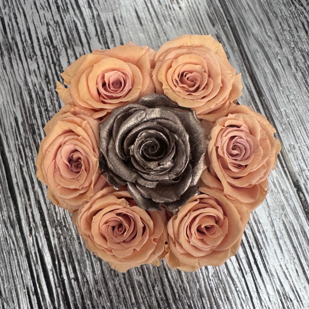 The Million Roses: Peach & Gold Mini Roses ✨ - Picture 8 of 10